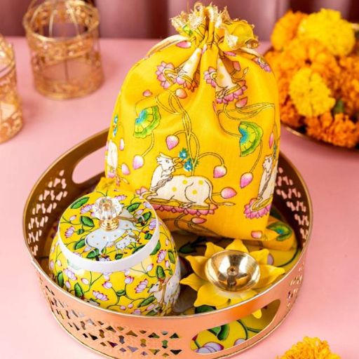 Pichwai Tray Hamper 1