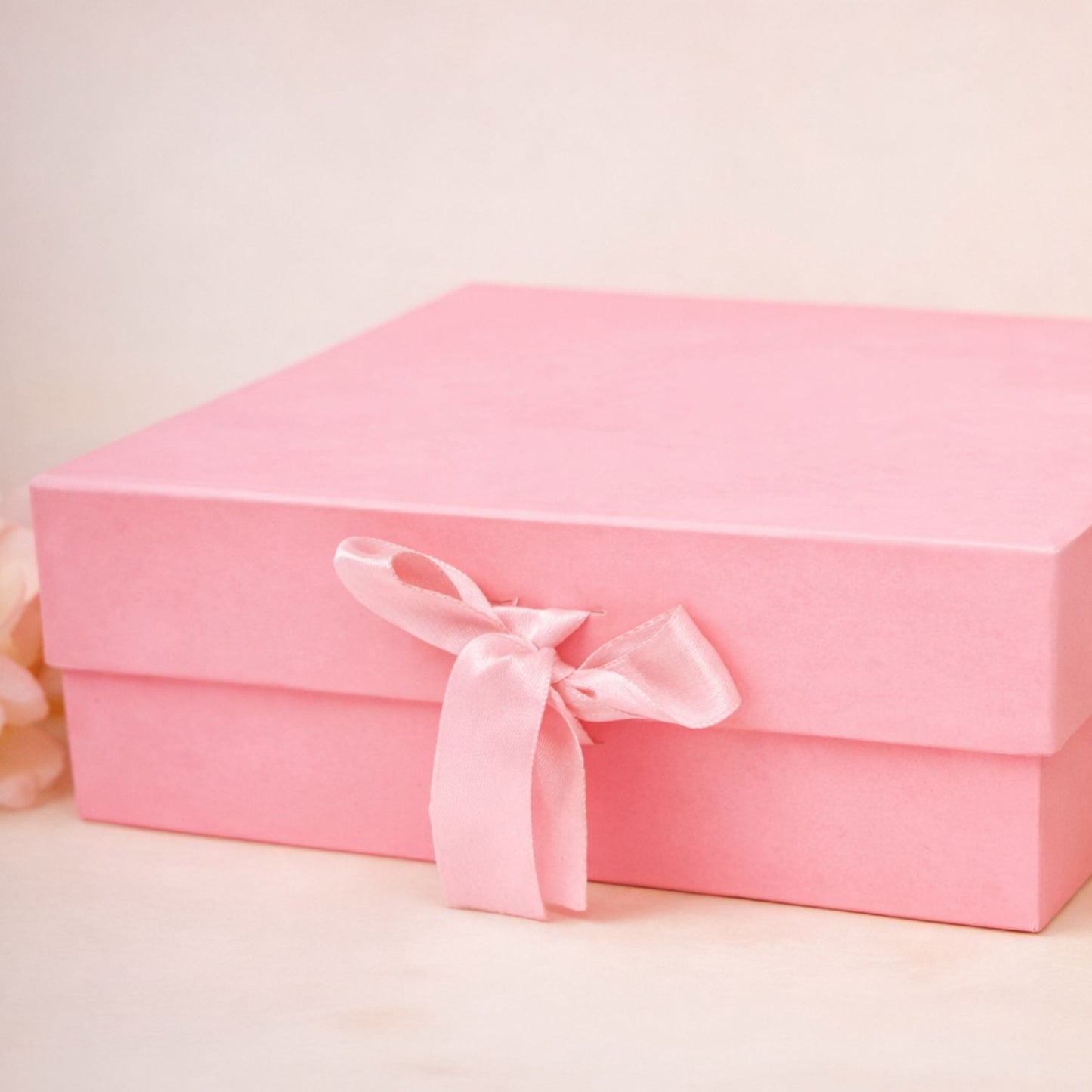 Ribbon Closure Hamper Box