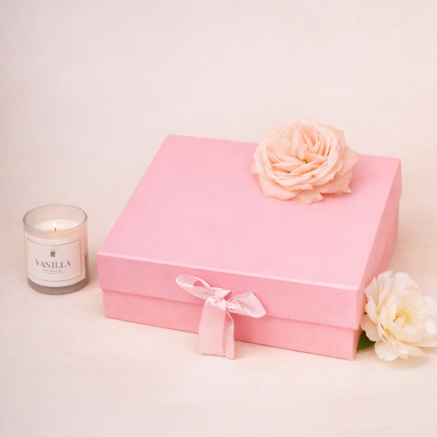 Ribbon Closure Hamper Box